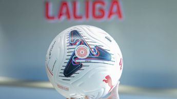 LALIGA implantará un balón conectado en todos los partidos para hacer más precisas las decisiones del VAR