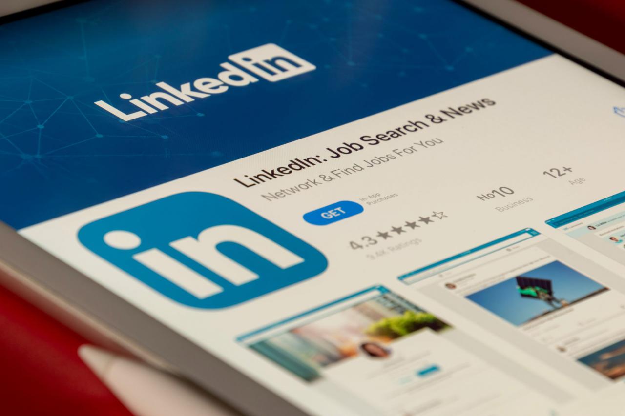 Así se consume LinkedIn en España: en horario laboral y el viernes como día preferido