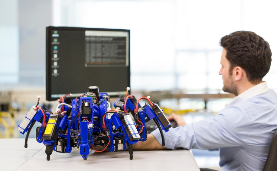 Siemens crea una araña robótica para agilizar el proceso de impresión 3D