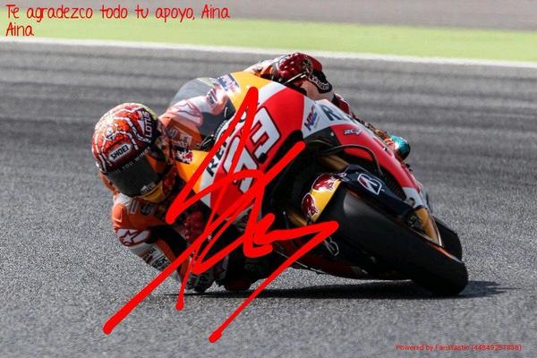 Marc Márquez firma autógrafos con Fanstastic