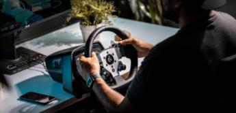 Logitech introduce su nuevo volante Pro Racing Wheel y los pedales Pro Racing para los gamers más exigentes