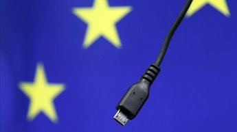 El Parlamento Europeo presiona a Apple para unificar los tipos de cargadores