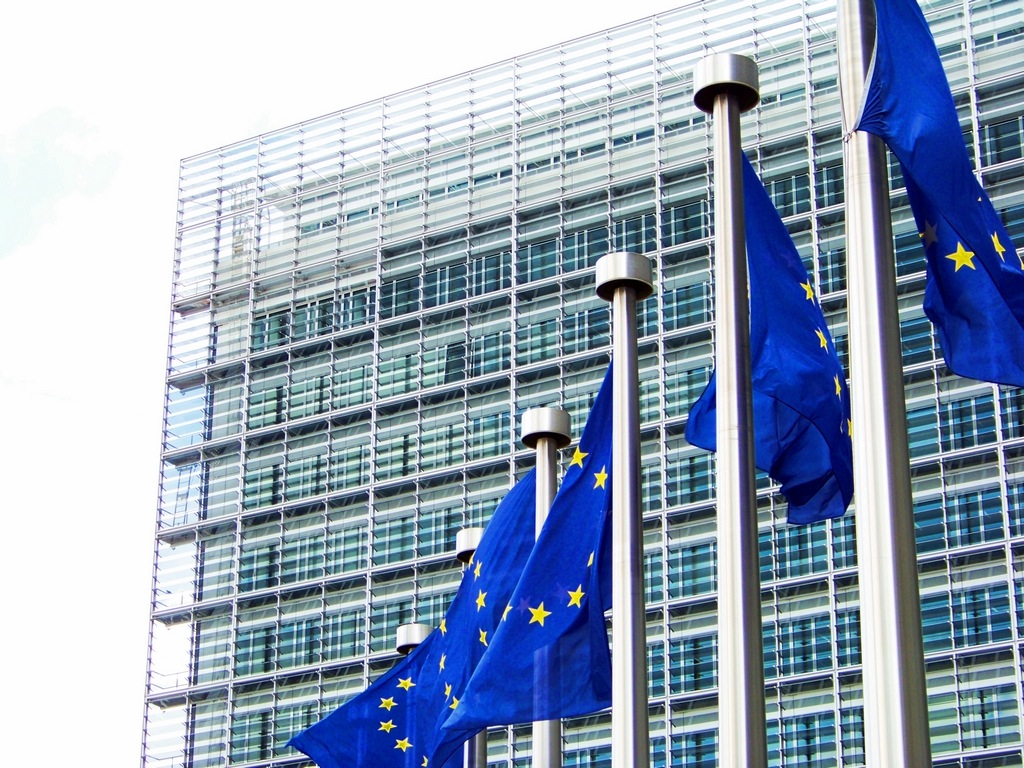 La Comisión Europea alaba el crecimiento de redes de fibra óptica en España