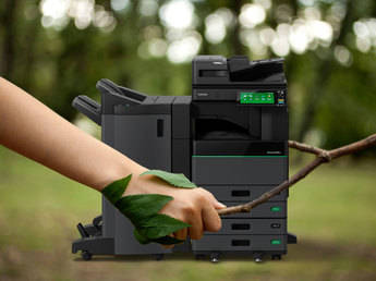 Toshiba lanza el primer equipo multifuncional capaz de borrar papel impreso