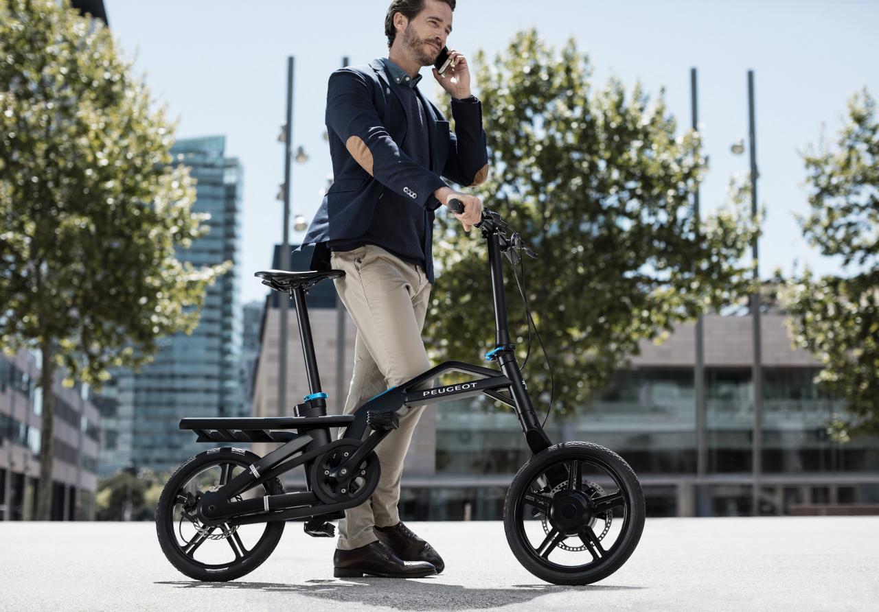 eF01, así es la bicicleta eléctrica plegable de Peugeot que ya está disponible en España
 