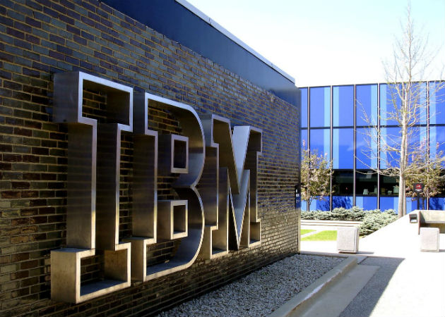 IBM presenta un reloj contactless y vende bonos a través de blockchain