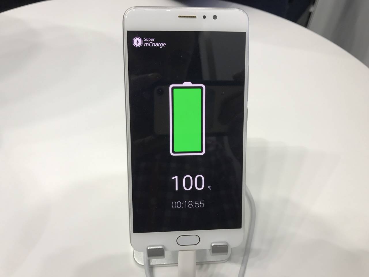 Super mCharge, el sistema de carga rápida que recupera toda la batería en 20 minutos
 