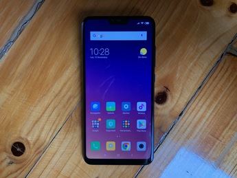 Mi 8 Lite, porque los móviles de Xiaomi nunca vienen solos