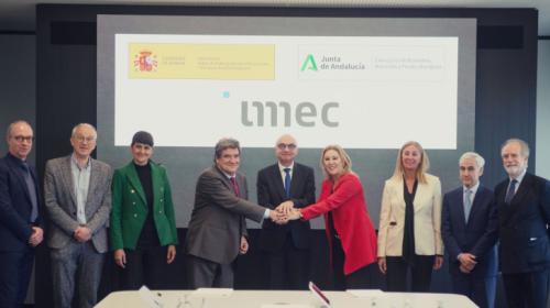 José Luis Escrivá, Carolina España y directivos del IMEC, entre otros, este miércoles en Lovaina.