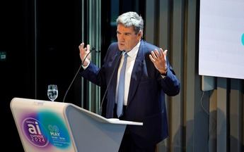 José Luis Escrivá anuncia la nueva estrategia nacional de IA en la AMETIC Summit 2024