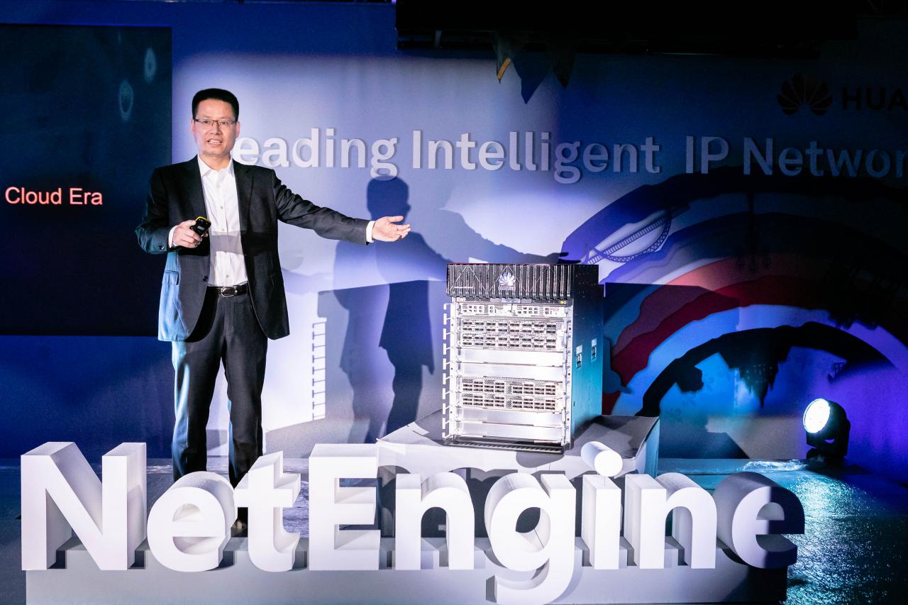 Huawei presenta la serie NetEngine 8000, el primer router inteligente para la red de metro