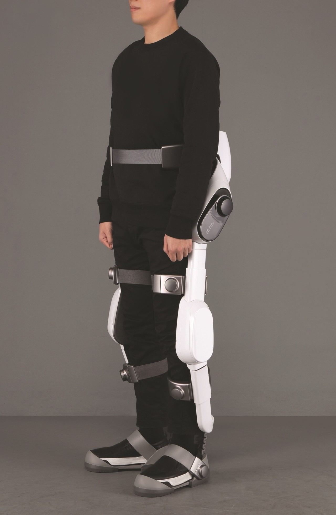 LG apuesta por los robots y presenta su exoesqueleto CLOi SuitBot