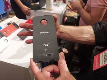 Motorola y Verizon anuncian el primer MotoMod para pasar el móvil de 4G a 5G