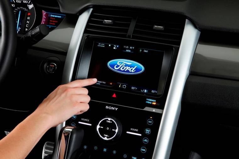 Ford sigue desarrollando el reconocimiento por voz de su coche del futuro