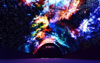 LG muestra una pantalla OLED de 15 metros y 450 millones de píxeles