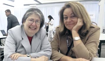 Radia Perlman (Intel) con Pilar Bernat (TyC) en Mountain View (California)