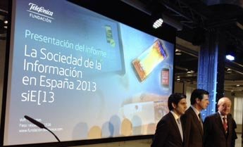 El smartphone ayuda a disminuir la brecha digital en España