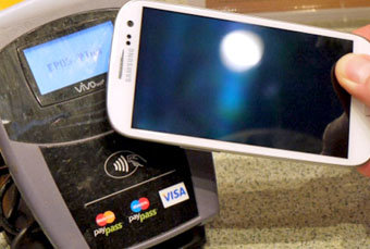 Visa y Samsung firman una alianza para ofrecer pagos móviles