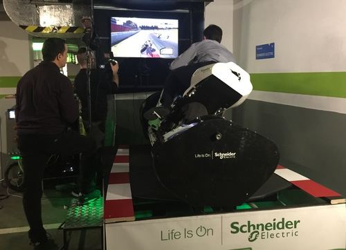 Simulador eléctrico con VR Moto GP