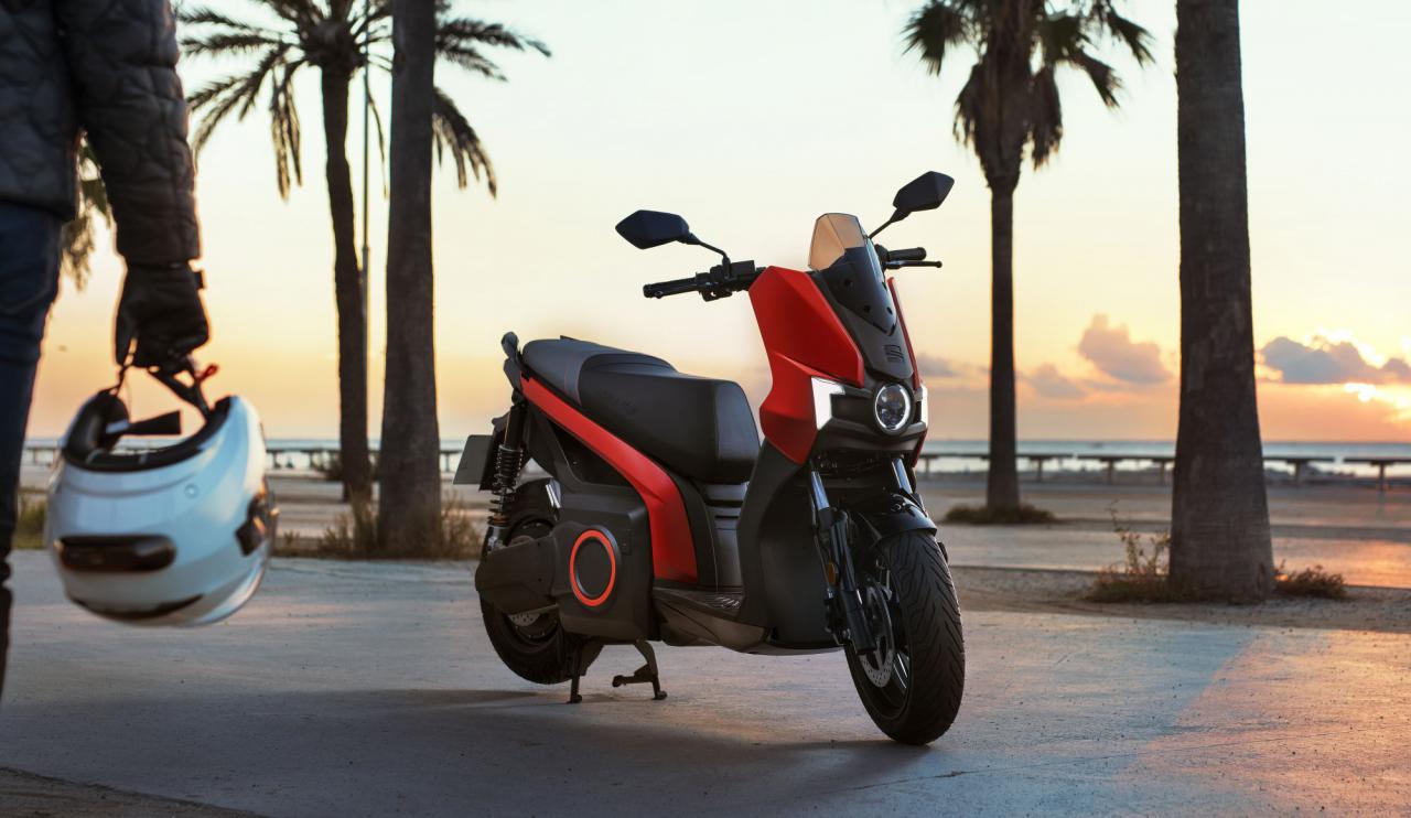 Seat da la bienvenida al Seat Mó eScooter, la primera moto eléctrica de la marca