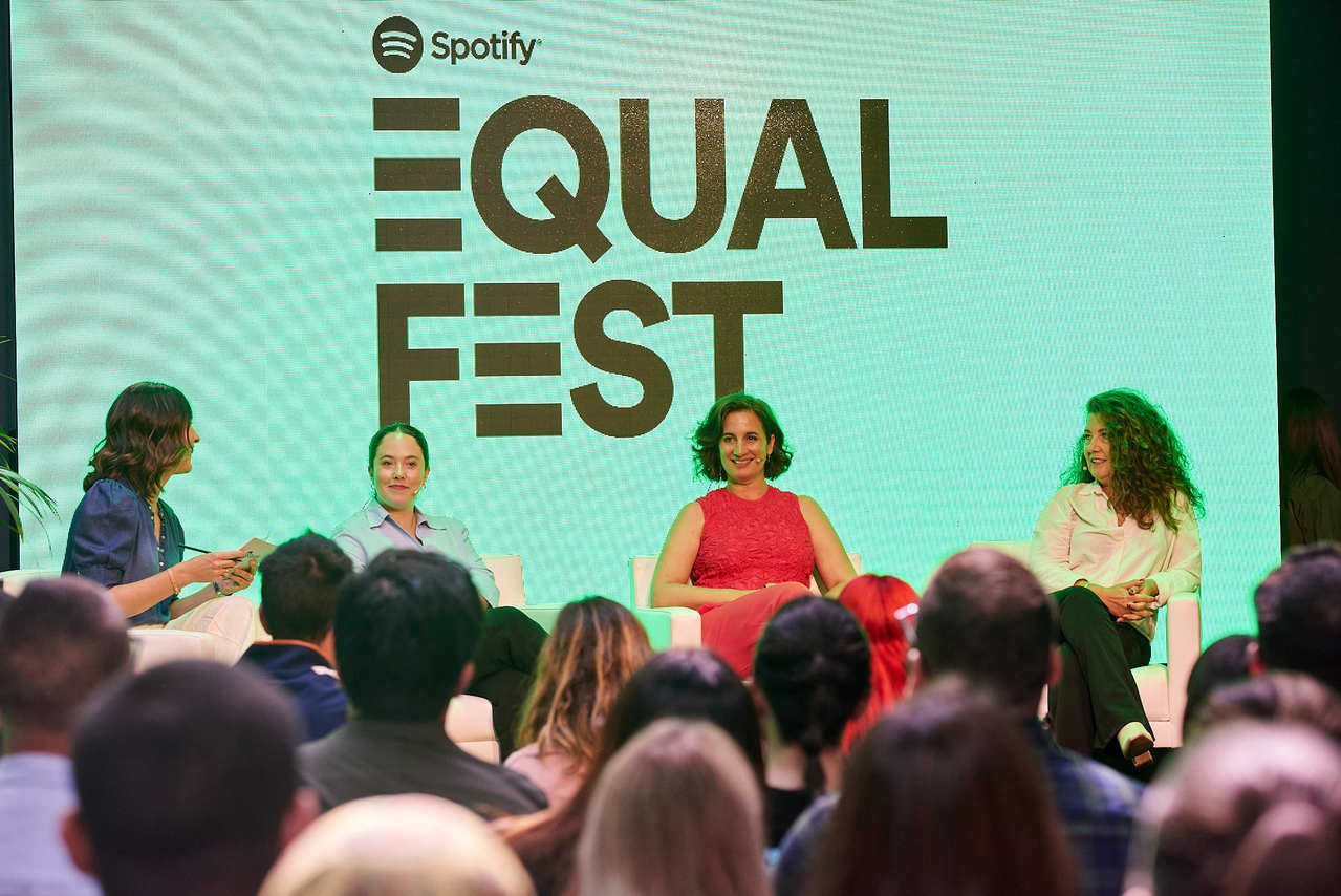 ¿Qué valor tiene el algoritmo? Las escuchas de artistas femeninas en Spotify se disparan