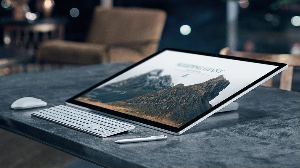 Microsoft revela una Surface Laptop dirigida al mercado estudiantil de Apple