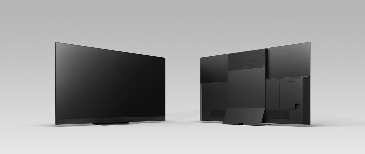 Panasonic muestras sus nuevos equipos para ver y oír: televisores, altavoces…