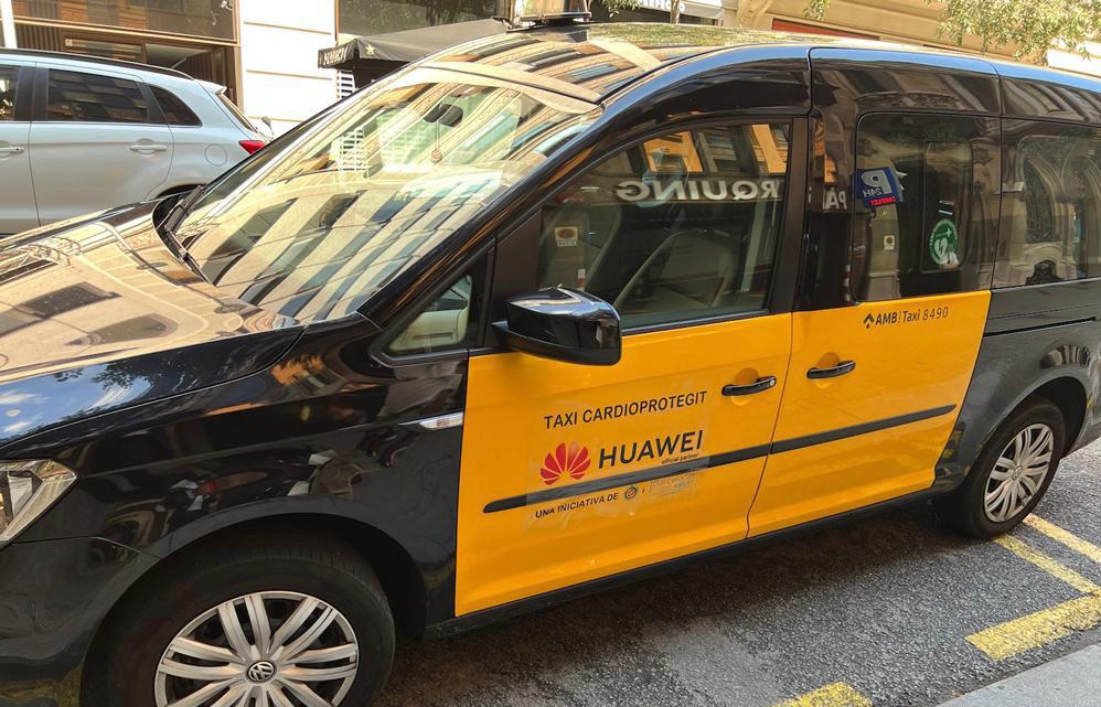 Así es el primer taxi cardioprotegido de España