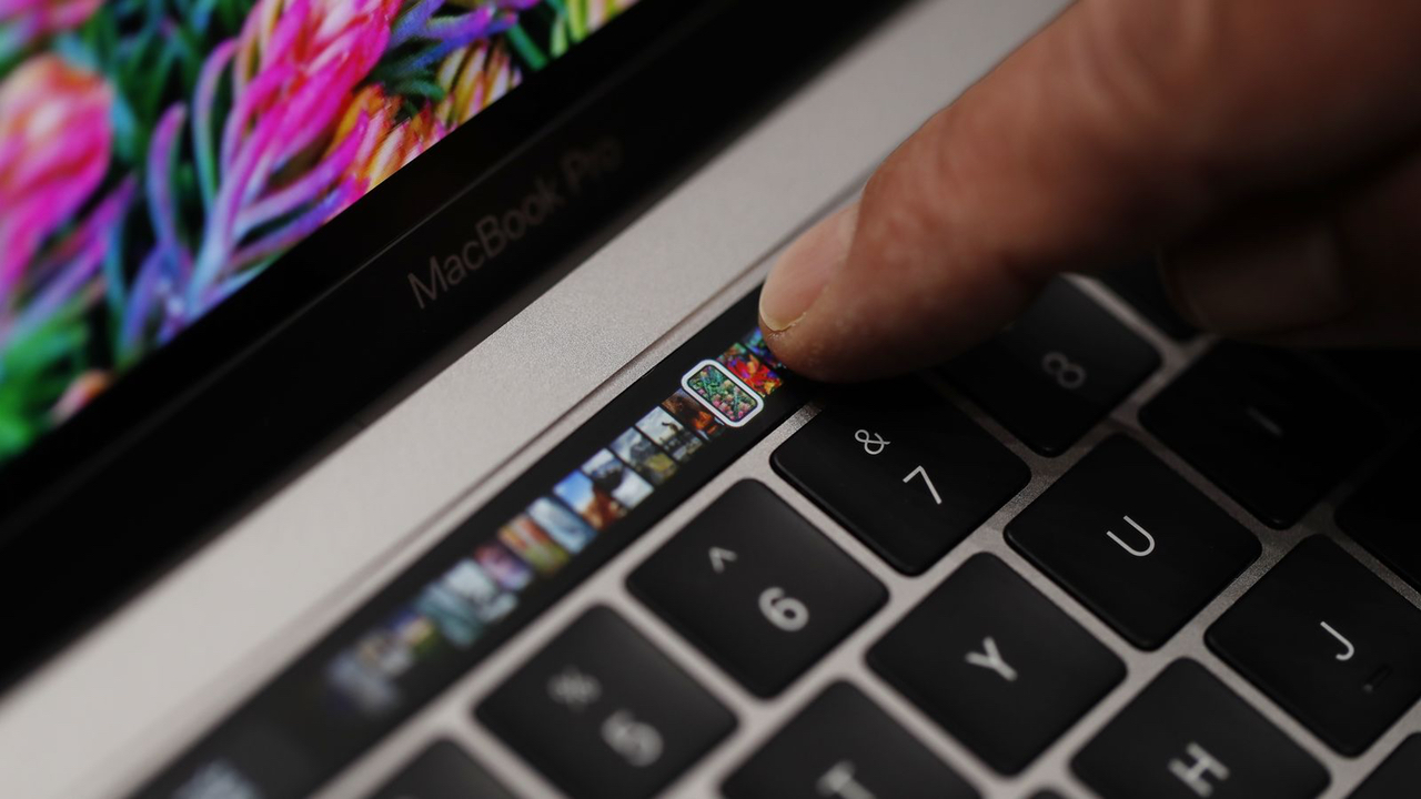 Centros universitarios americanos prohíben usar el MacBook Pro por la Touch Band