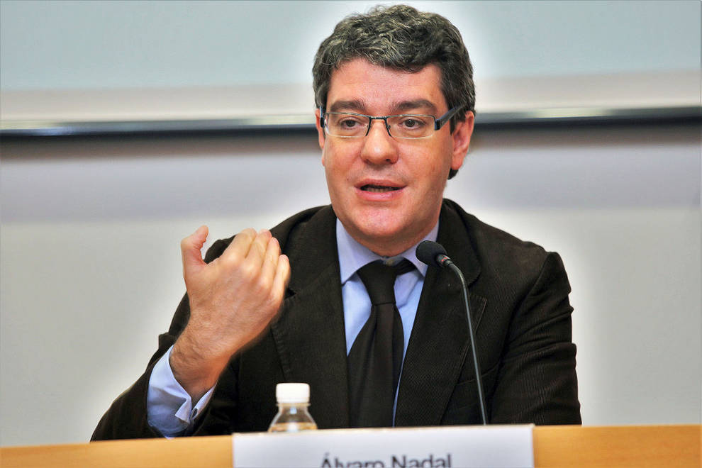 Álvaro Nadal a favor de reglamentación especial para España en el roaming