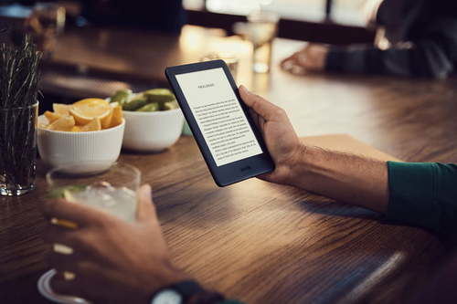 Amazon lanza su nuevo Kindle con luz frontal