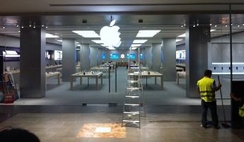 La policía francesa revisa las oficinas de Apple