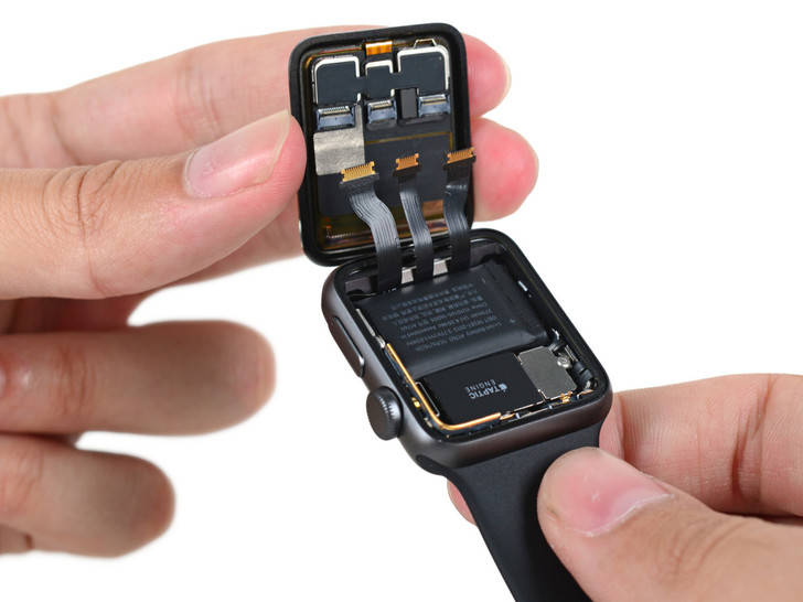 Apple Watch Series 2, abierto por iFixit