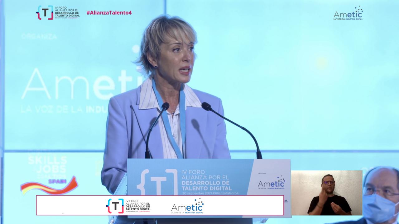 Carme Artigas, Secretaria de Estado de Inteligencia Artificial y Digitalización, durante su intervención en el IV Foro Alianza por el Desarrollo de Talento Digital de AMETIC