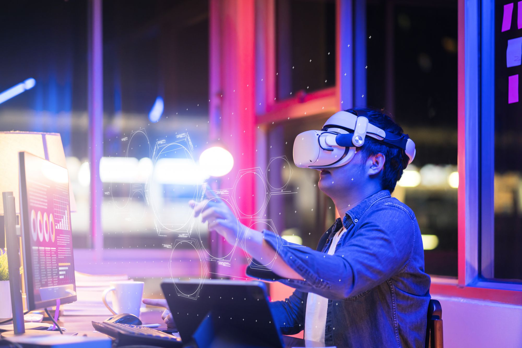 La realidad aumentada y realidad virtual pueden mejorar la eficiencia y reducir costos en las empresas