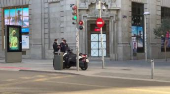 La Policía desaloja el Edificio Telefónica de la Gran Vía y sus alrededores