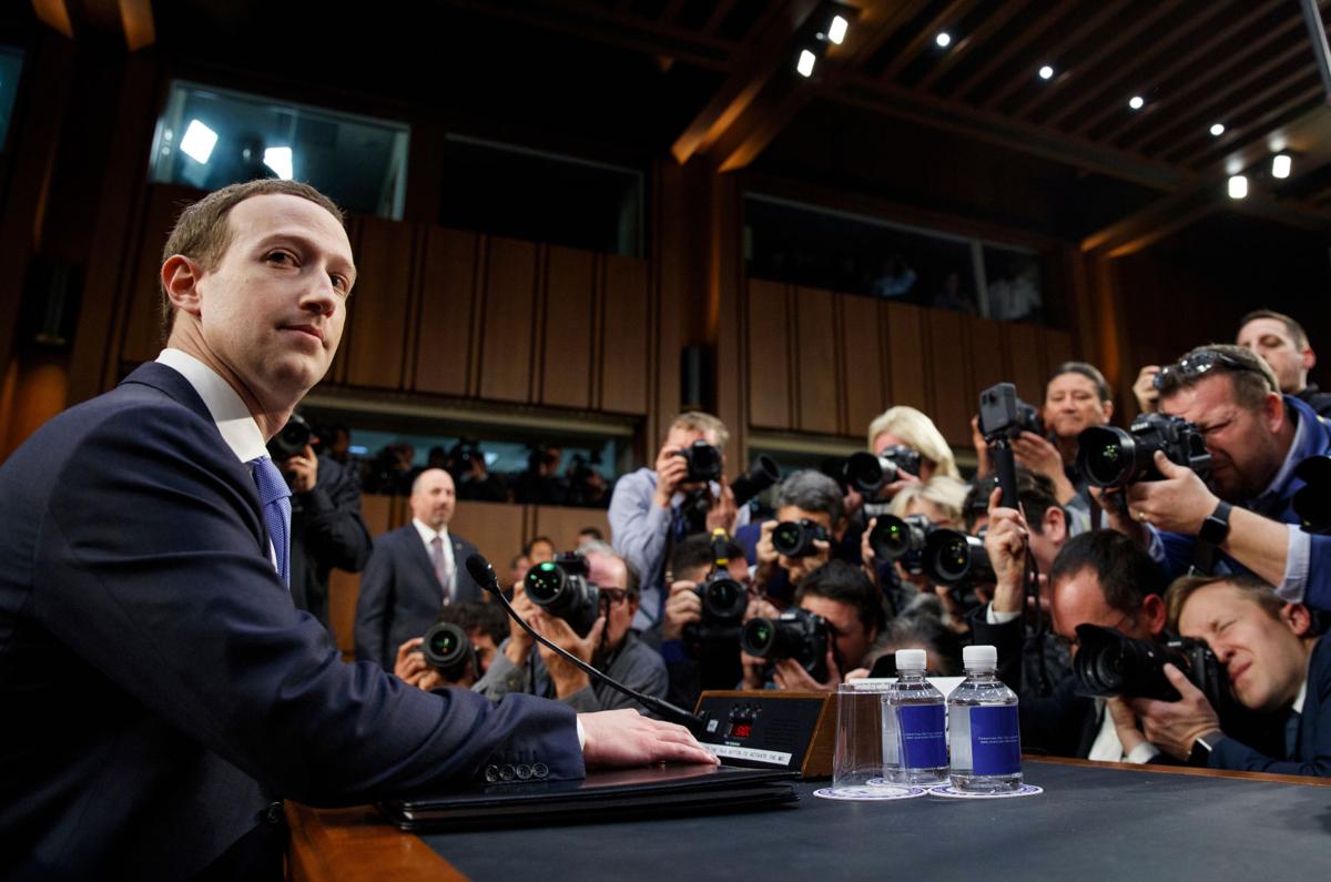 Mark Zuckerberg durante su comparecencia en el Senado de EE.UU.