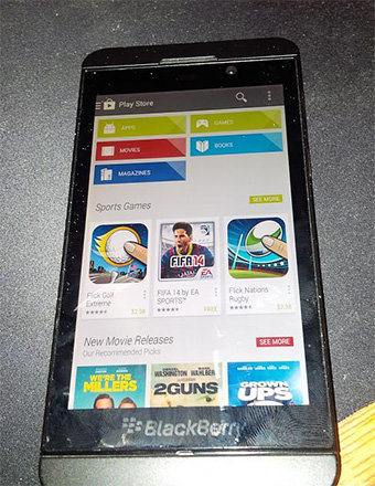 Usuarios del foro de Crackberry.com muestran imágenes de un BB Z10 con la PlayStore. (Foto: Foros de CrackBerry)