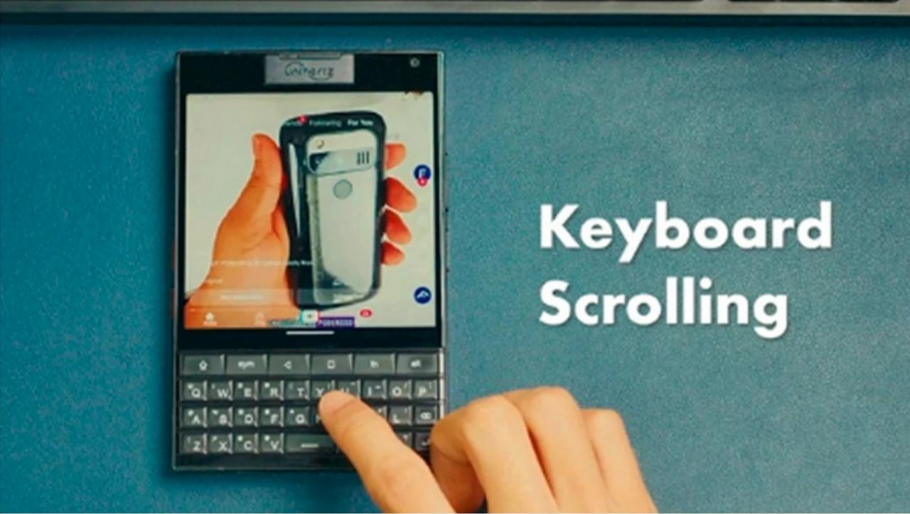 Así es Titan 2, el smartphone con teclado físico y doble pantalla que revive la esencia BlackBerry