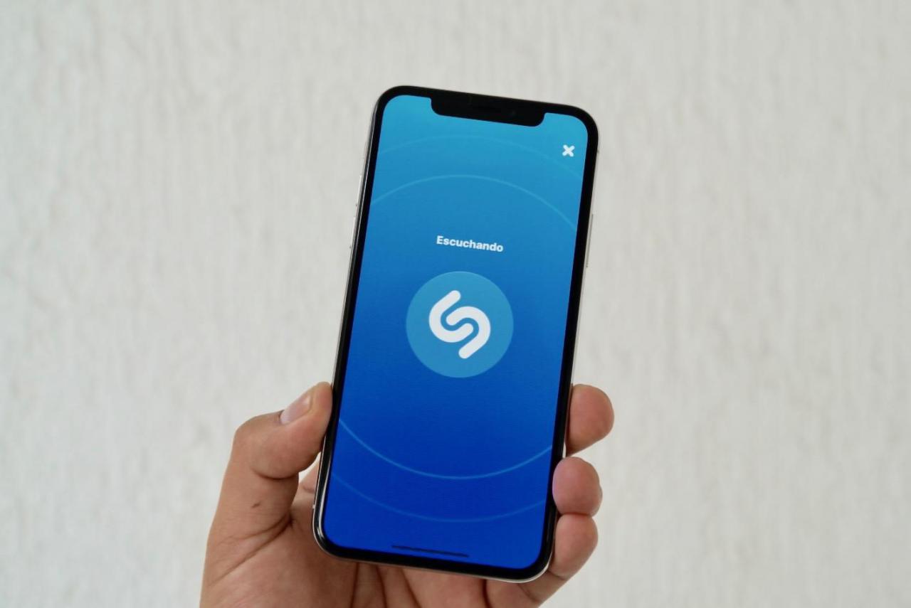 Bruselas autoriza la compra de Shazam por parte de Apple