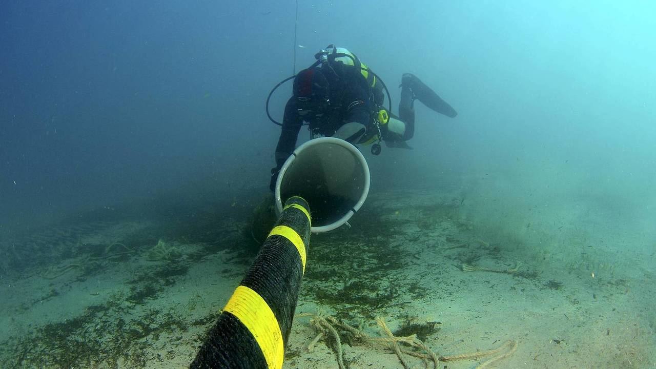 La prevención de tsunamis con cables submarinos