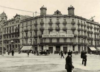 La CNMC autoriza a Telefónica a cerrar la histórica central de Barcelona, operativa desde 1929