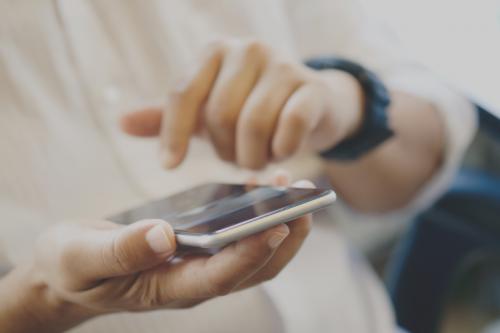 La CNMC multa a tres empresas por el uso indebido de numeración SMS Premium