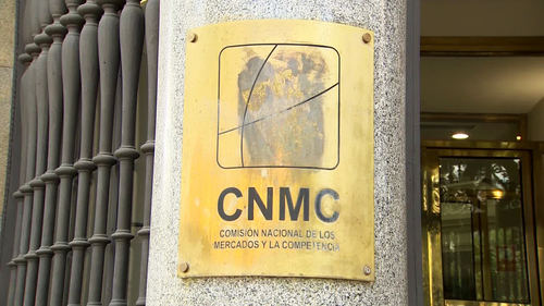 La CNMC multa con 225 mil euros a Telefónica y Opera por infracciones en el uso del 902