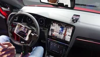 CES 2015: Volkswagen modernizará los coches Golf con Apple CarPlay y Android Auto