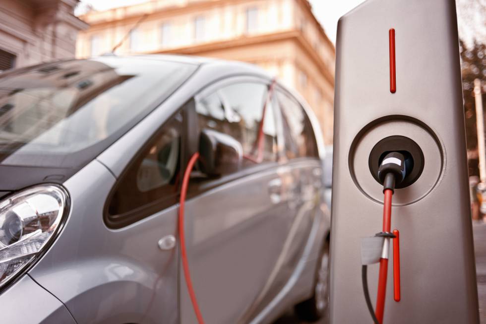 España cuenta con un 3% de coches electrificados, lejos de la media europea