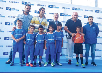 Samsung entrega las primeras equipaciones de la Copa Samsung