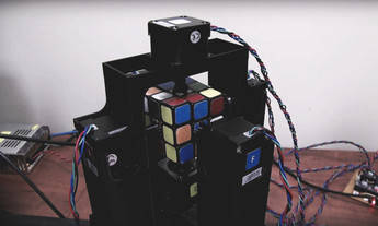 Un robot resuelve el cubo de Rubik en un segundo