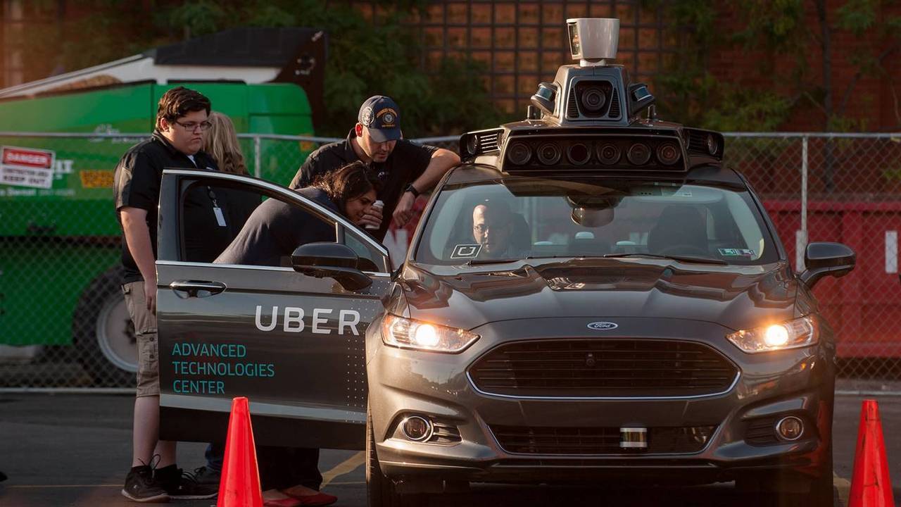 Uber pide arbitraje legal para su pleito con Waymo