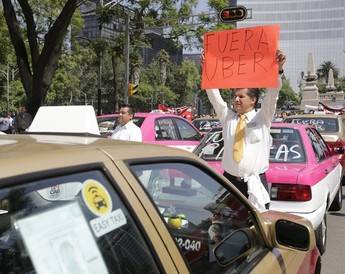 Protesta contra Uber en México (foto:Reuters)